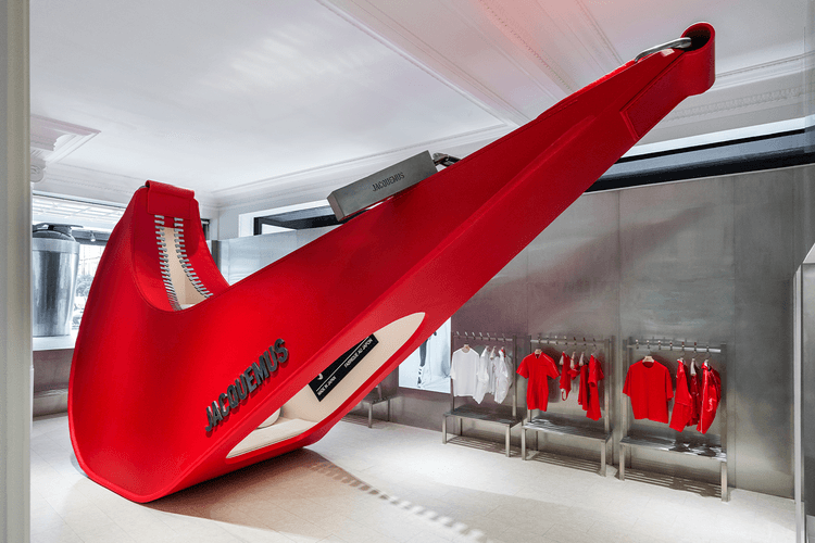 巨大化 Swoosh 雕塑！走進  Nike x Jacquemus 期間限定店